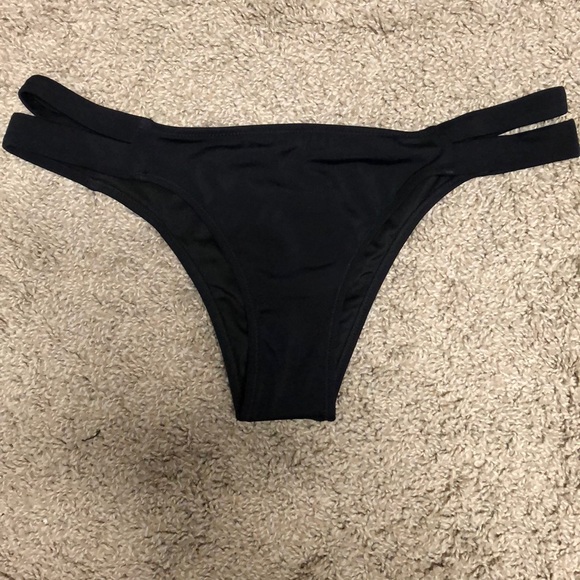 Mossimo Surfer Print Bikini SZ Med - Picture 2 of 3